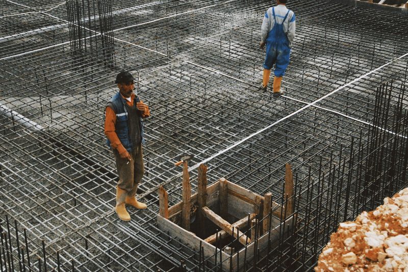 Deska pro zděný rodinný dům – Litomyšl, Zděný RD, deska 150 mm, pasy litý beton